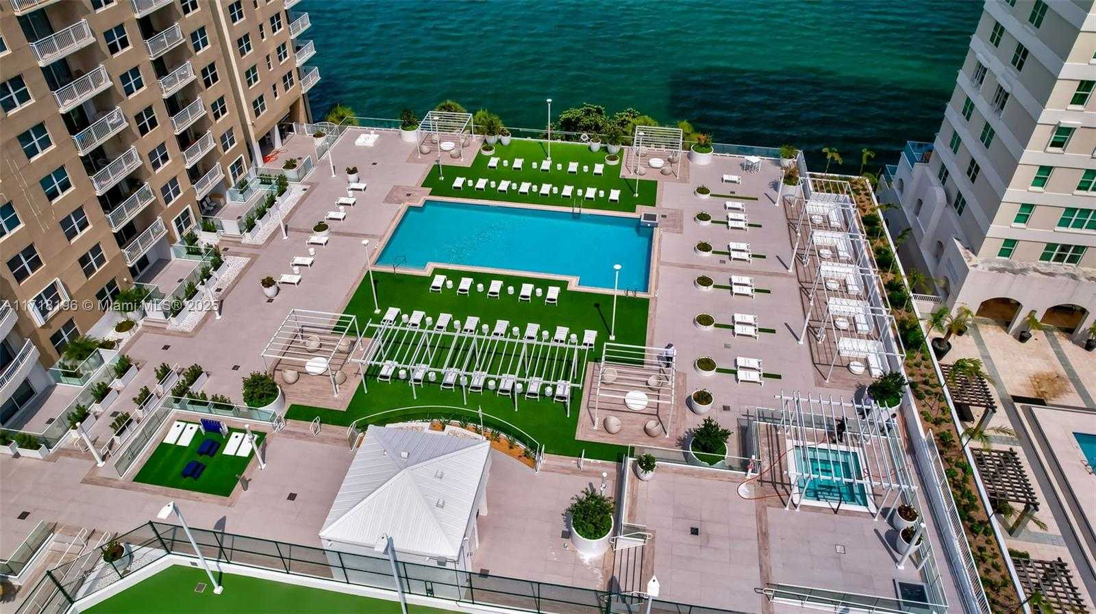 Small Image of 770 CLAUGHTON ISLAND DR #614, Miami Number 24