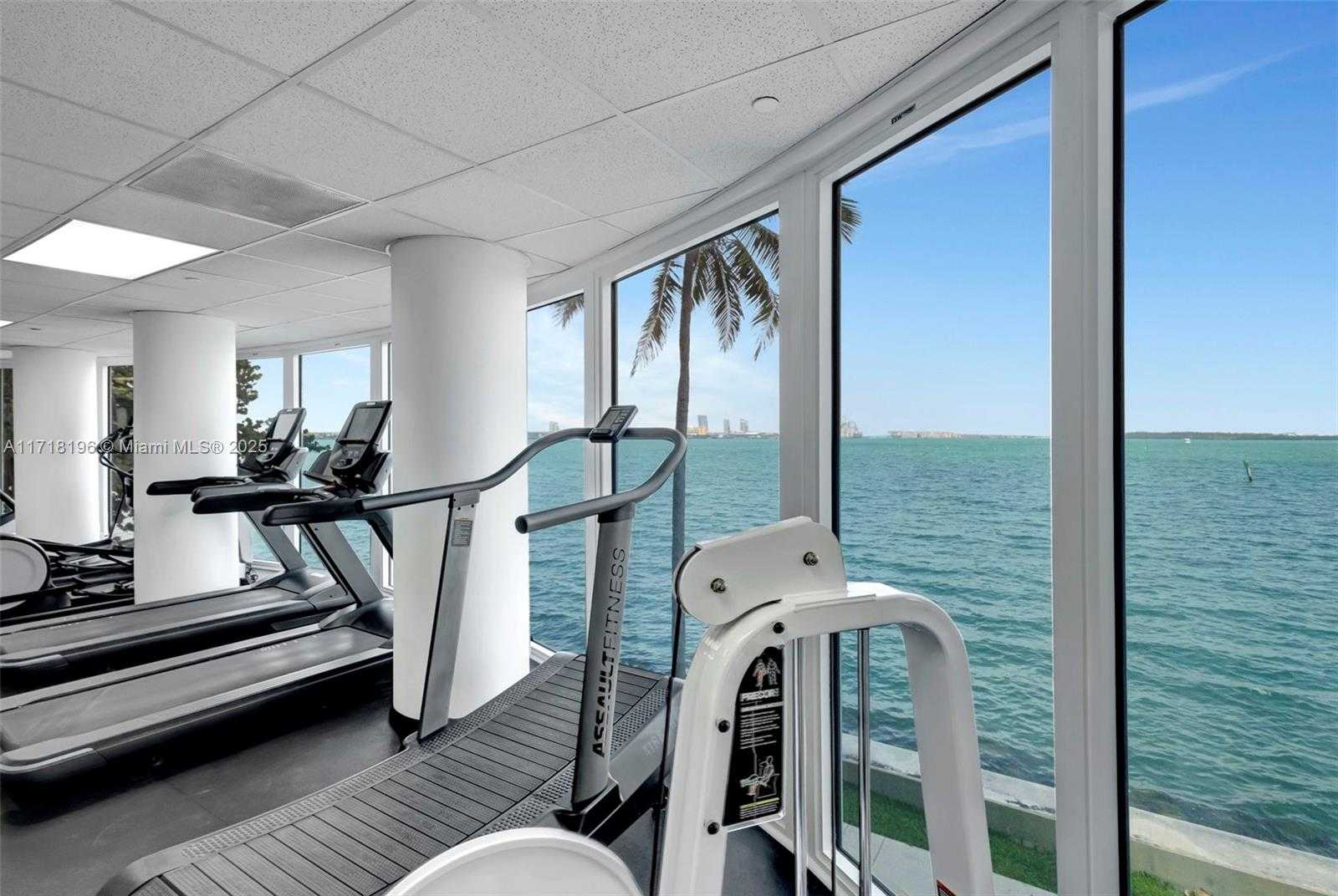 Small Image of 770 CLAUGHTON ISLAND DR #614, Miami Number 28