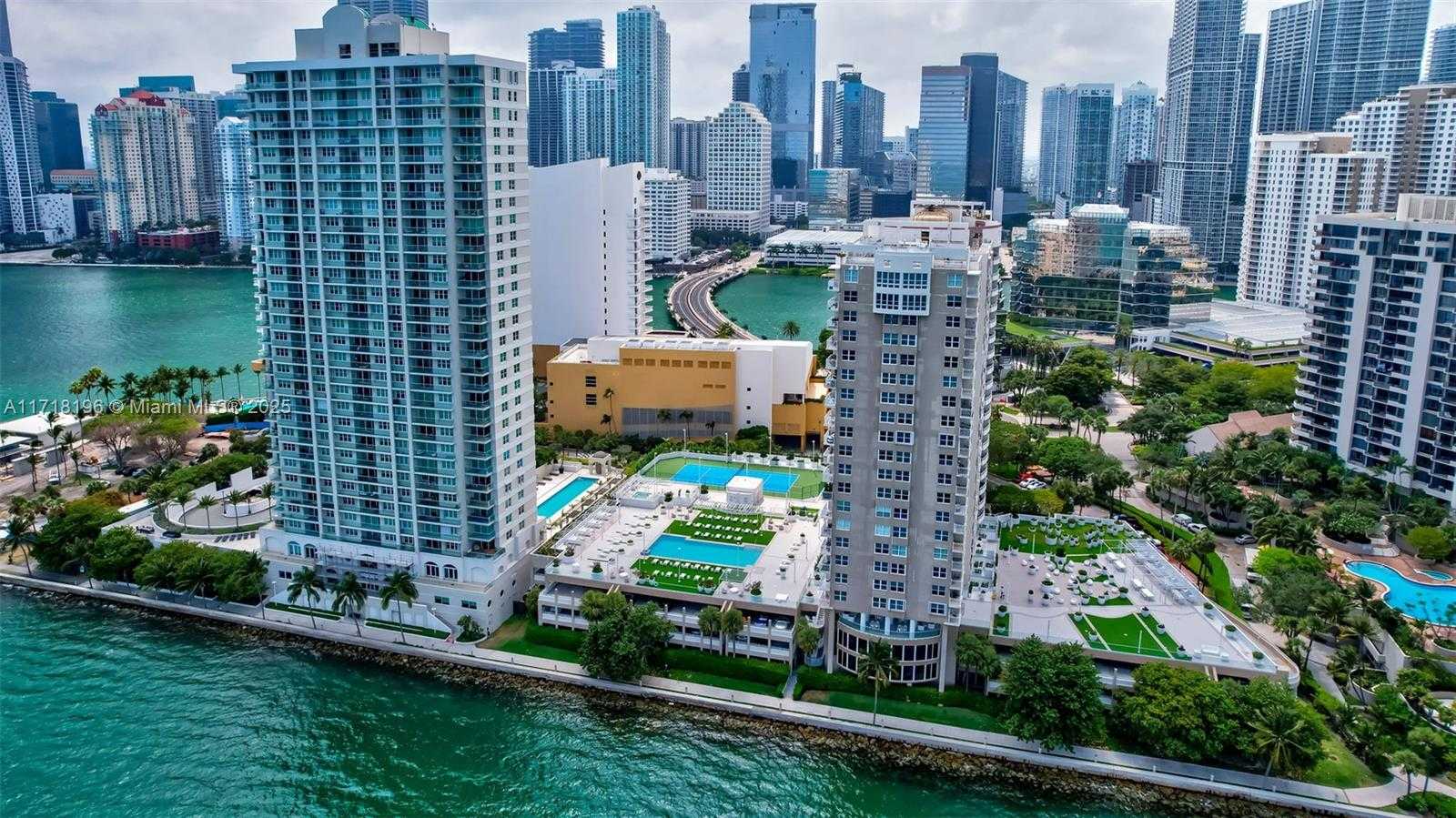 Small Image of 770 CLAUGHTON ISLAND DR #614, Miami Number 30