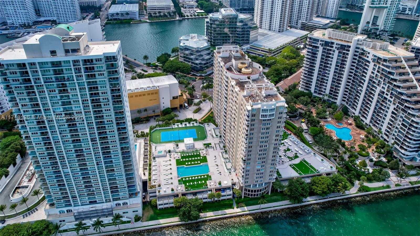 Small Image of 770 CLAUGHTON ISLAND DR #614, Miami Number 32