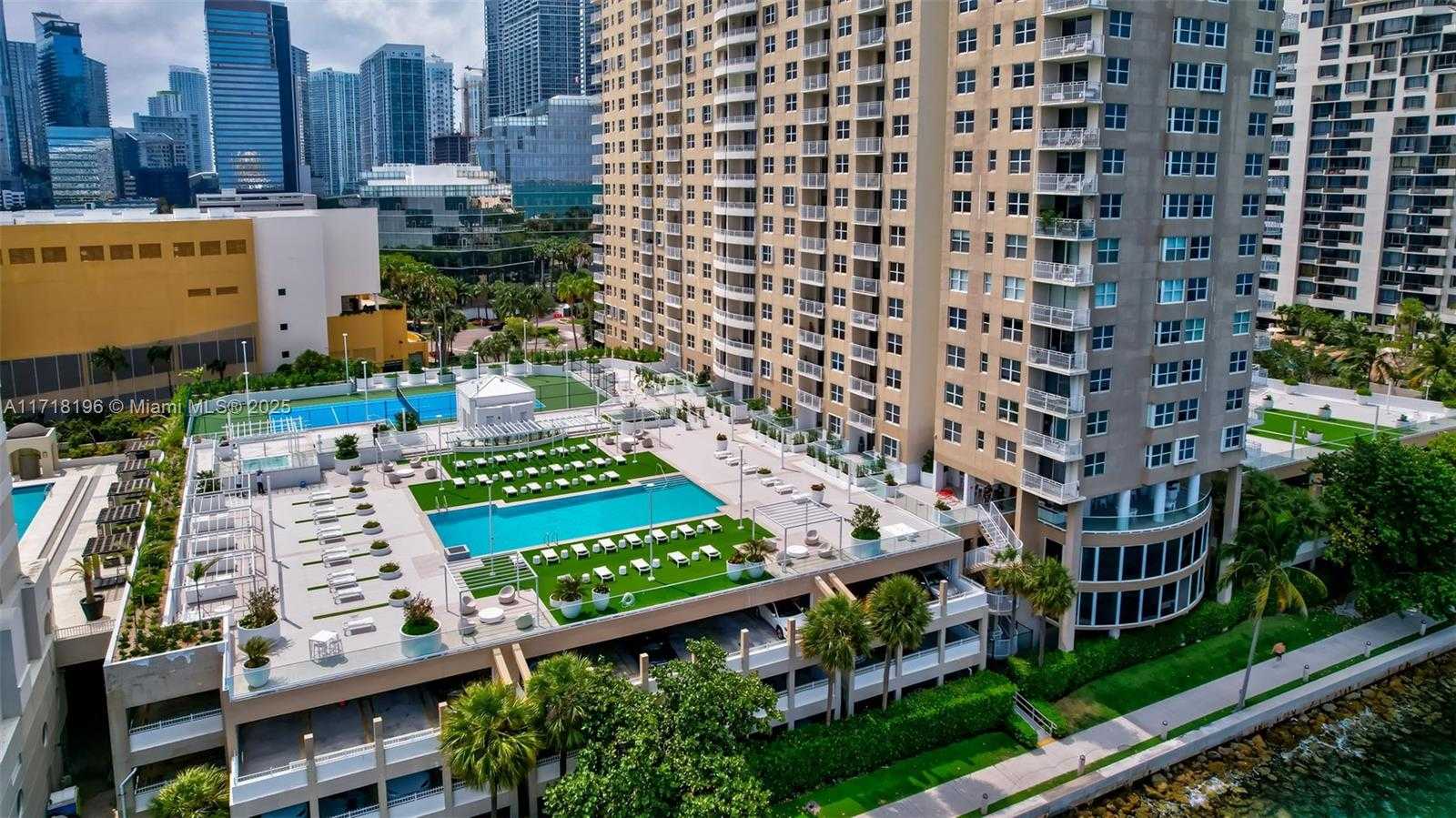 Small Image of 770 CLAUGHTON ISLAND DR #614, Miami Number 36