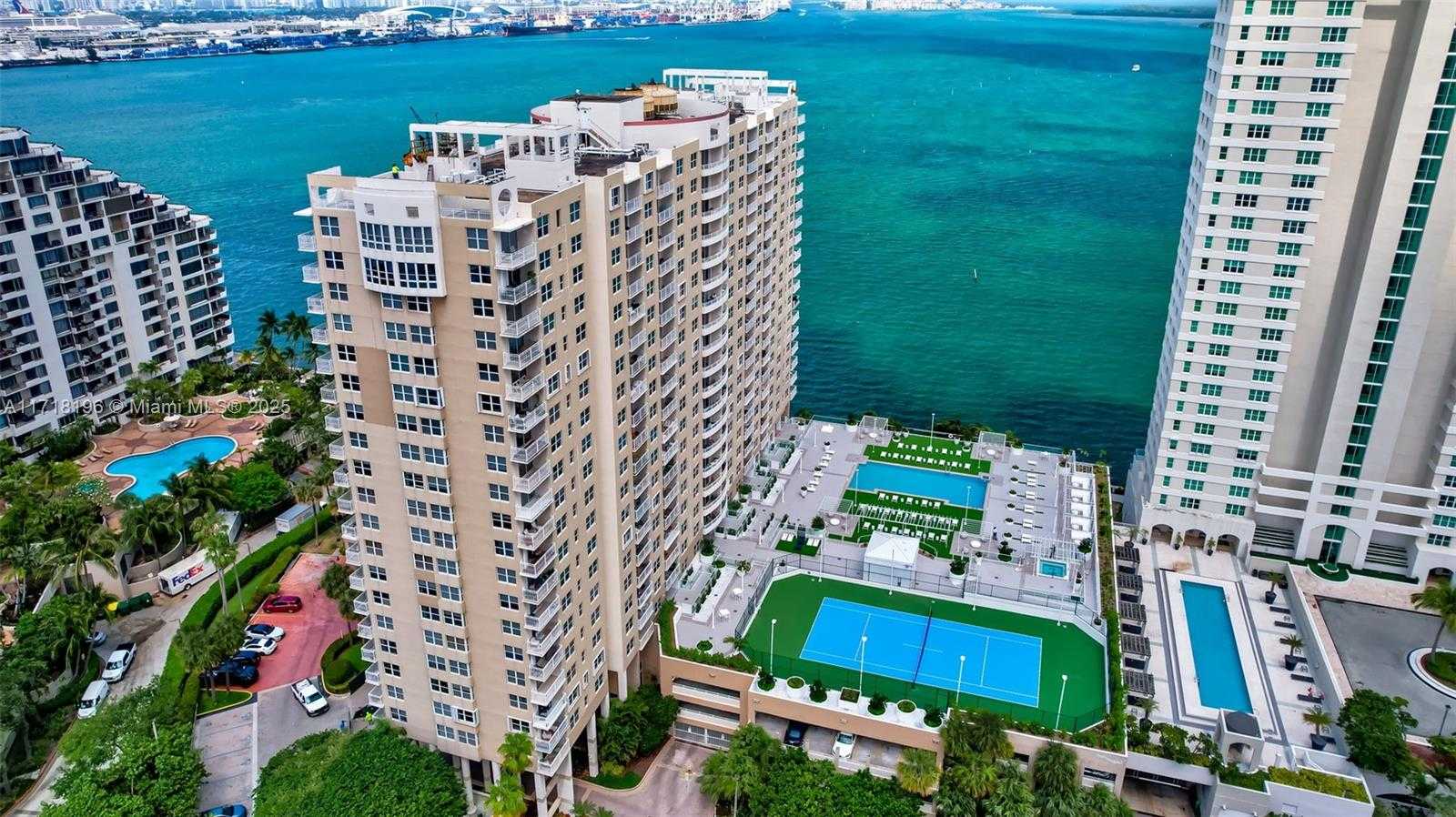 Small Image of 770 CLAUGHTON ISLAND DR #614, Miami Number 37