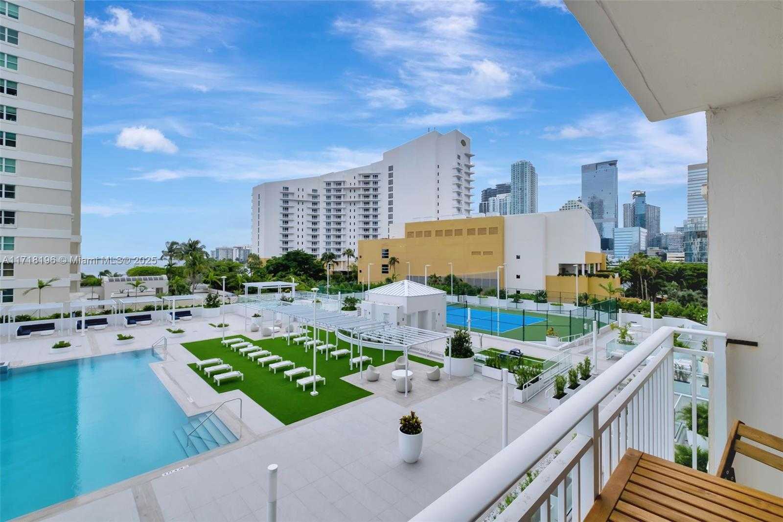 Small Image of 770 CLAUGHTON ISLAND DR #614, Miami Number 43