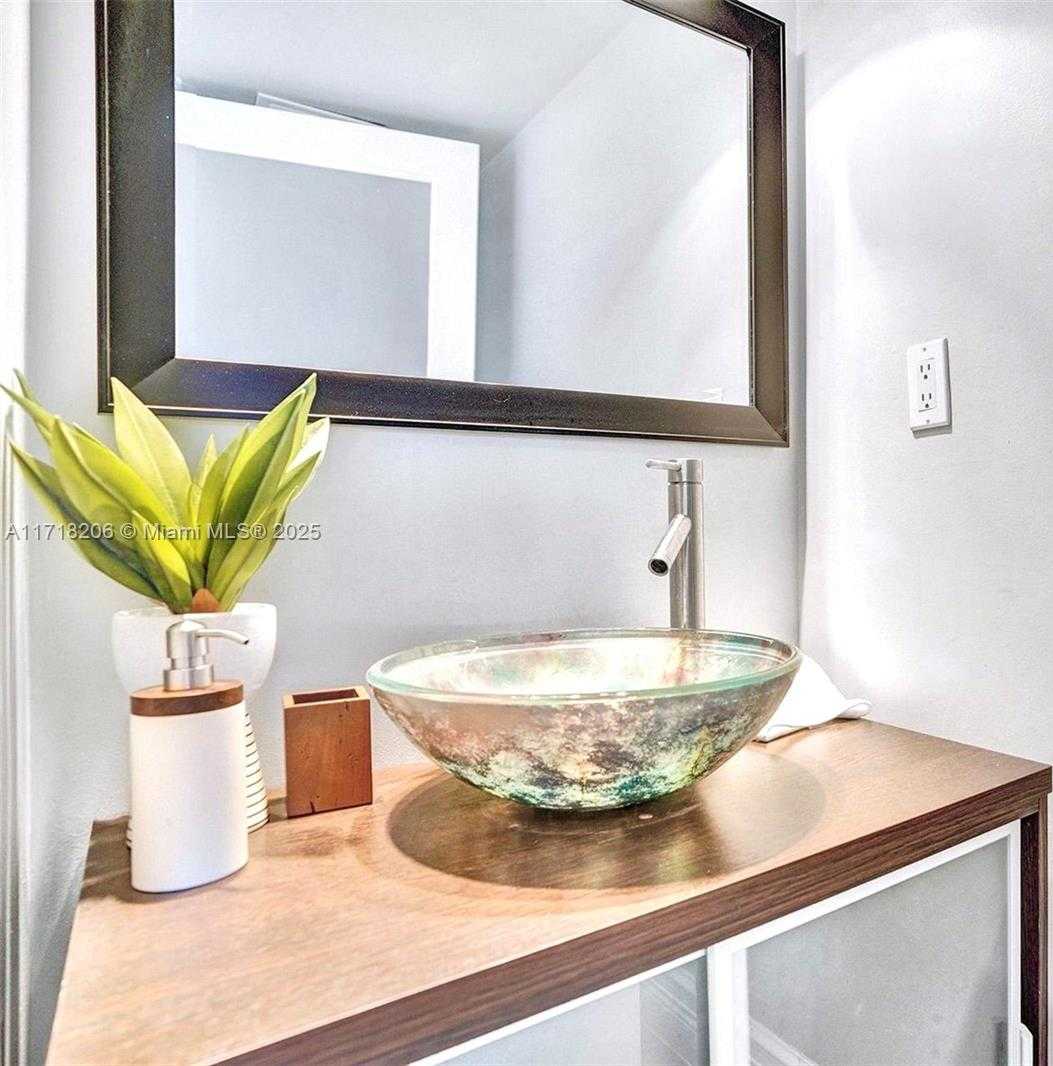 Small Image of 555 NORTH EAST 15TH ST #605, Miami Number 19