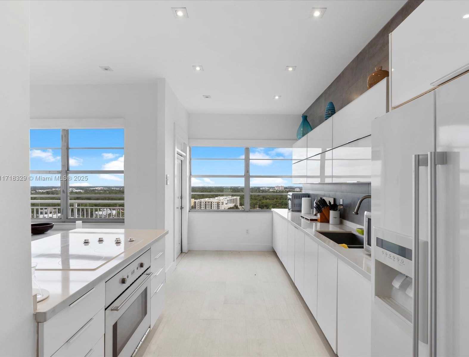Small Image of 18011 BISCAYNE BLVD #PH05, Aventura Number 14
