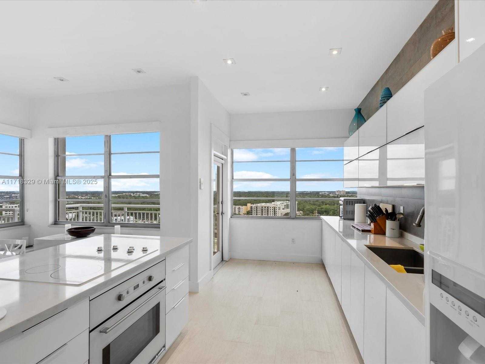 Small Image of 18011 BISCAYNE BLVD #PH05, Aventura Number 16
