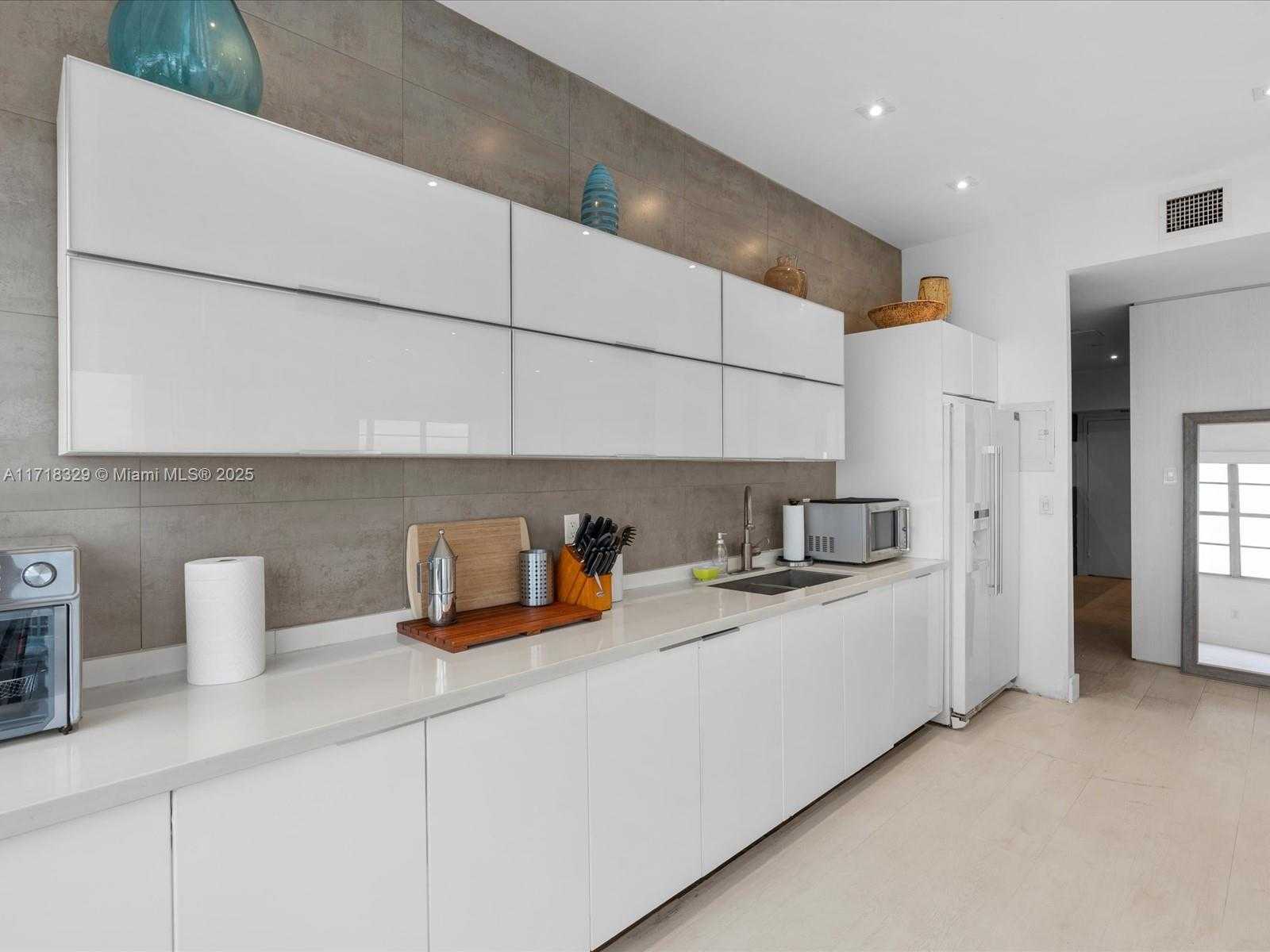 Small Image of 18011 BISCAYNE BLVD #PH05, Aventura Number 17