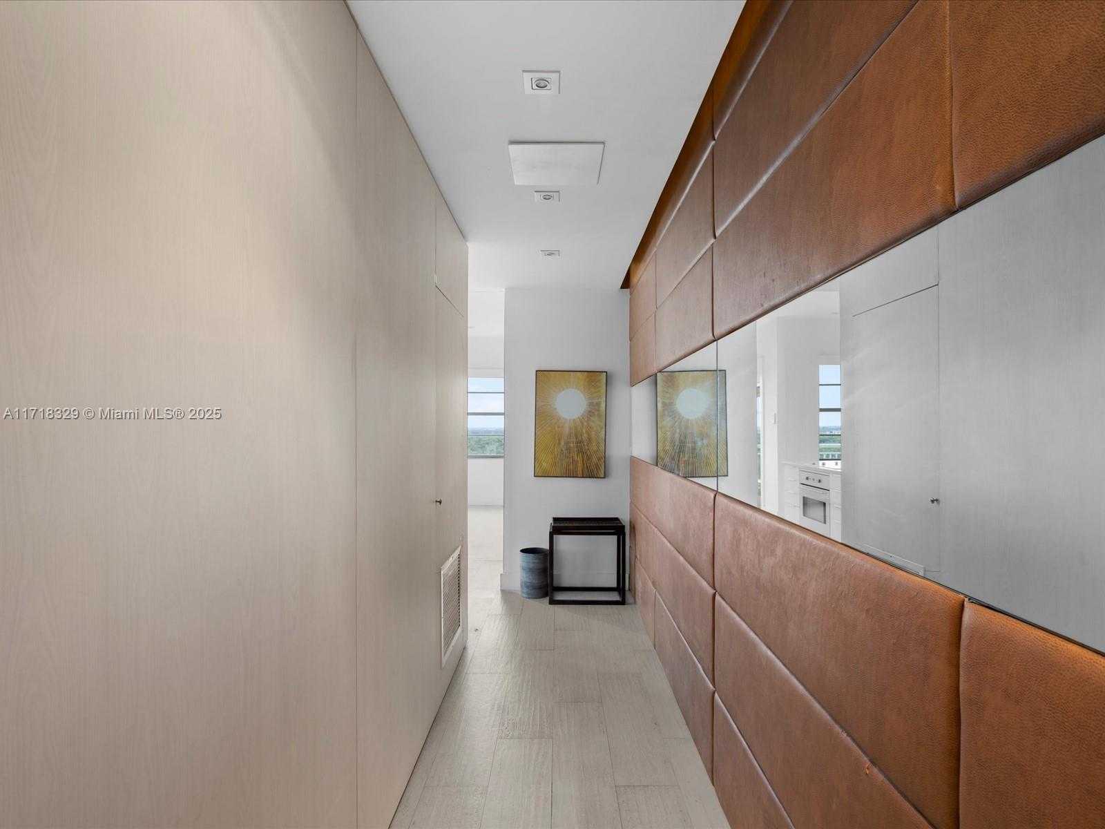 Small Image of 18011 BISCAYNE BLVD #PH05, Aventura Number 2