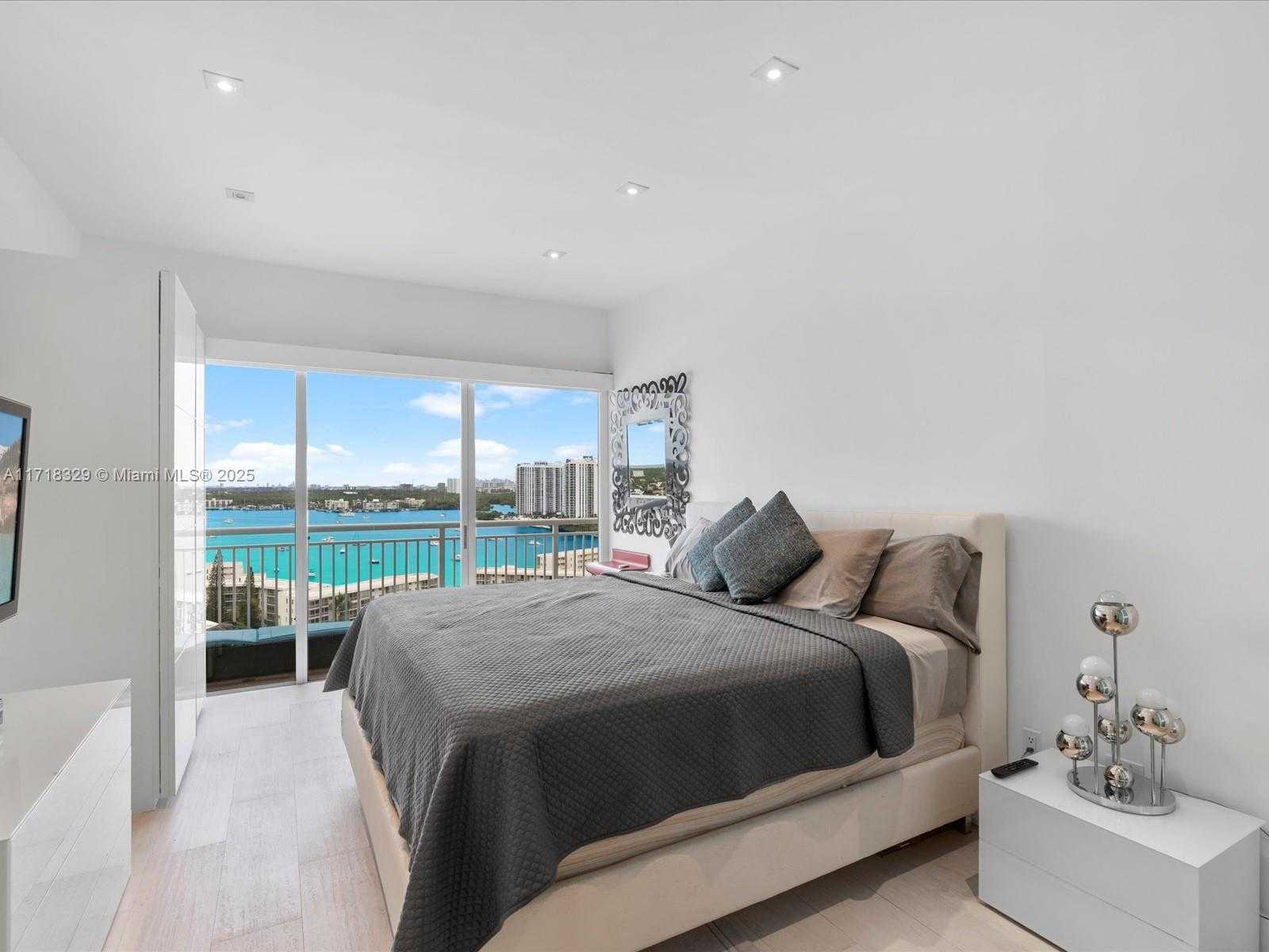 Small Image of 18011 BISCAYNE BLVD #PH05, Aventura Number 21