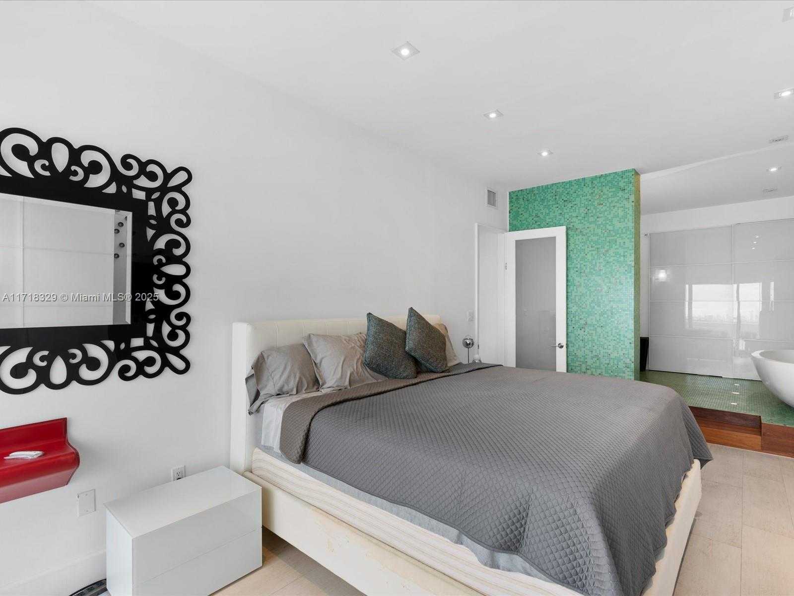 Small Image of 18011 BISCAYNE BLVD #PH05, Aventura Number 23