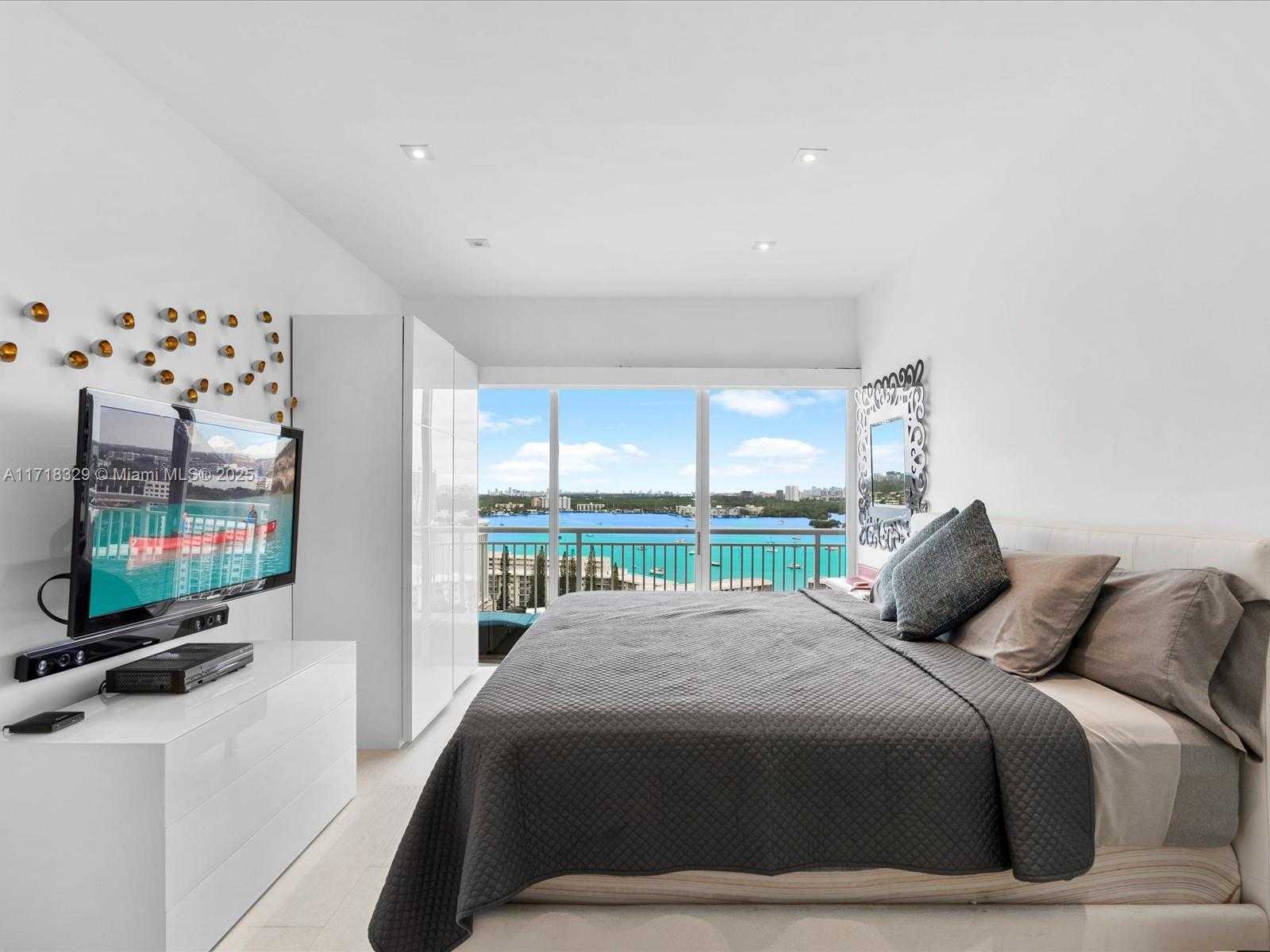 Small Image of 18011 BISCAYNE BLVD #PH05, Aventura Number 24