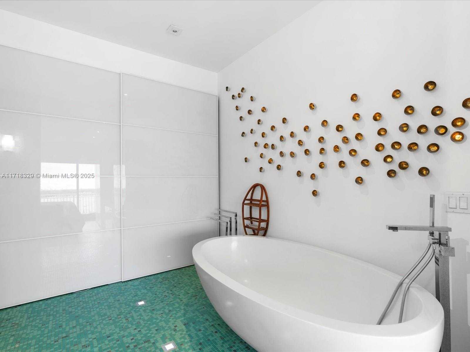 Small Image of 18011 BISCAYNE BLVD #PH05, Aventura Number 27