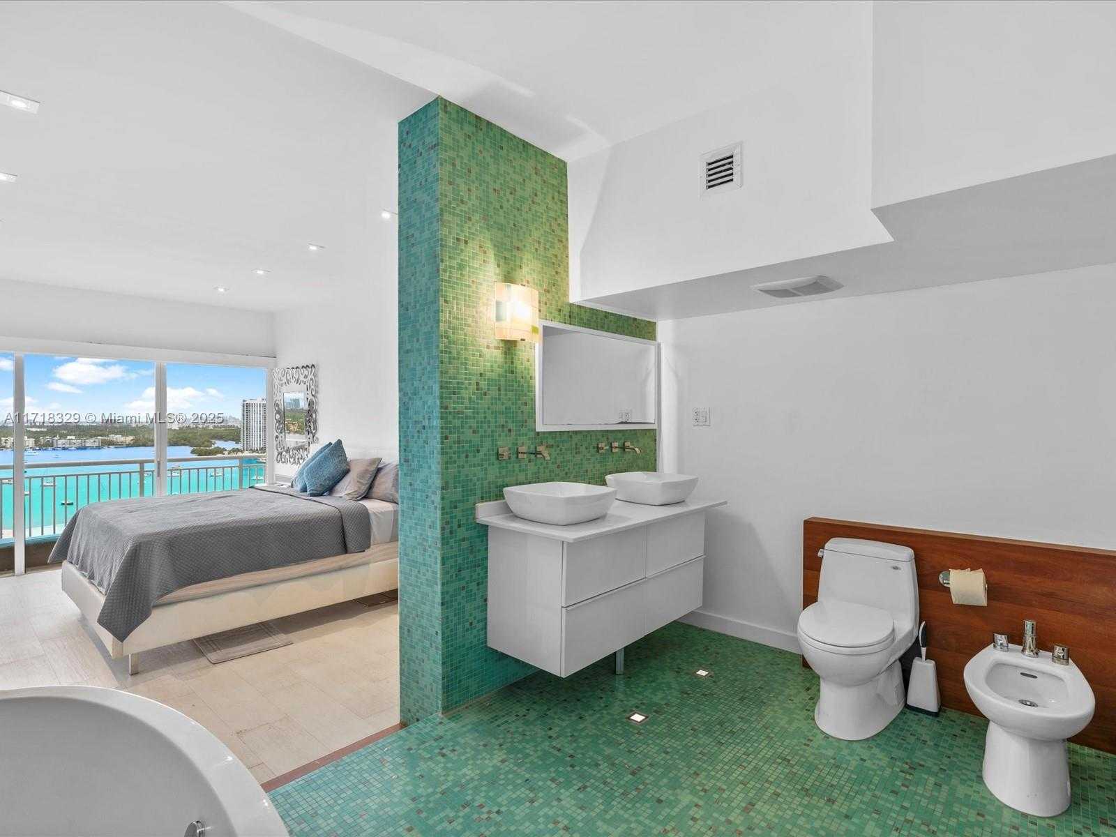 Small Image of 18011 BISCAYNE BLVD #PH05, Aventura Number 29