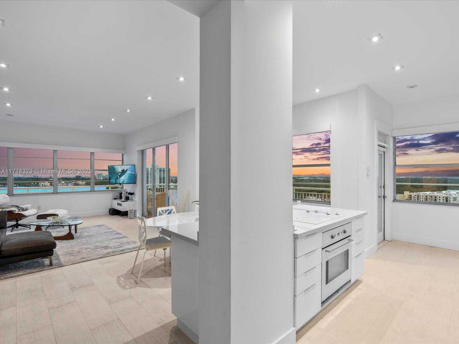 Small Image of 18011 BISCAYNE BLVD #PH05, Aventura Number 36