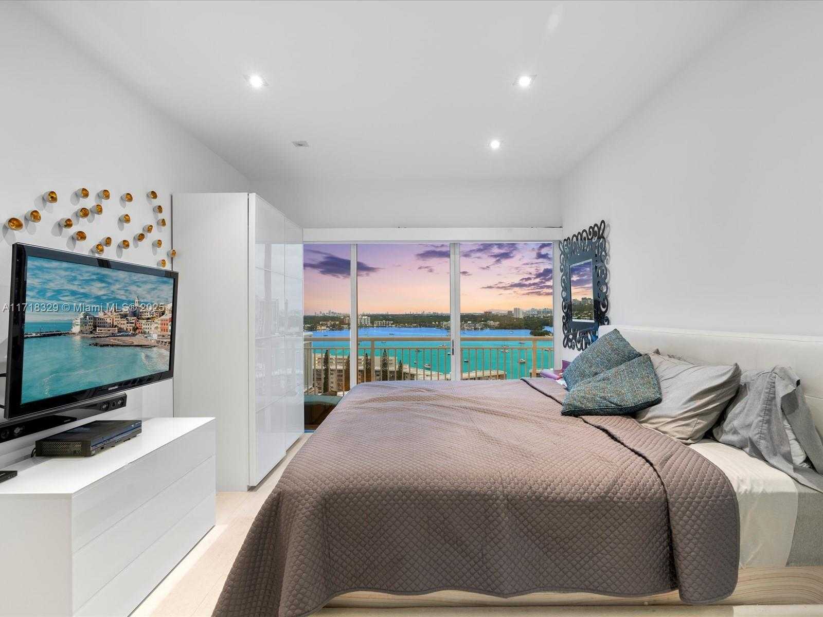 Small Image of 18011 BISCAYNE BLVD #PH05, Aventura Number 41