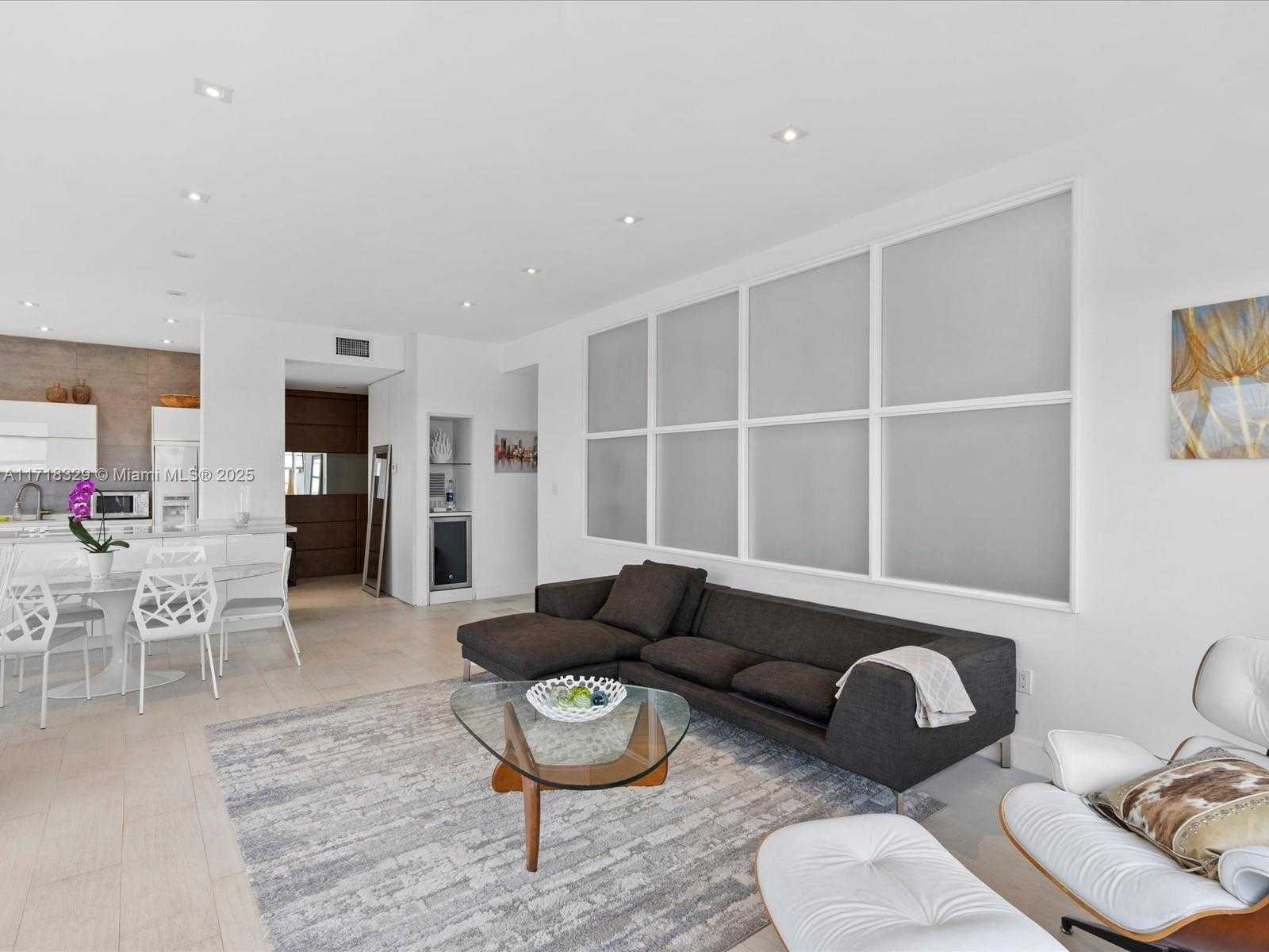Small Image of 18011 BISCAYNE BLVD #PH05, Aventura Number 6
