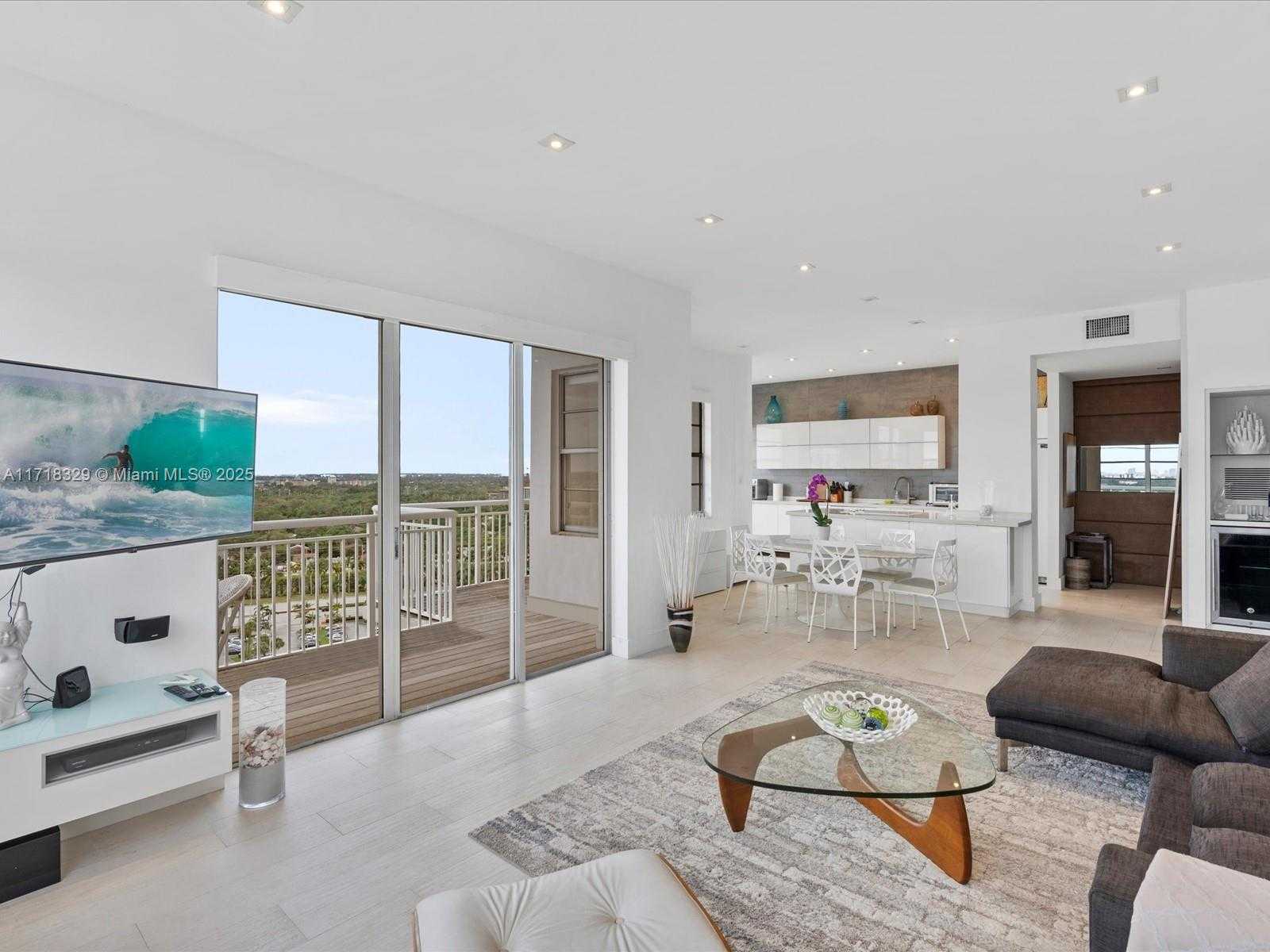 Small Image of 18011 BISCAYNE BLVD #PH05, Aventura Number 7