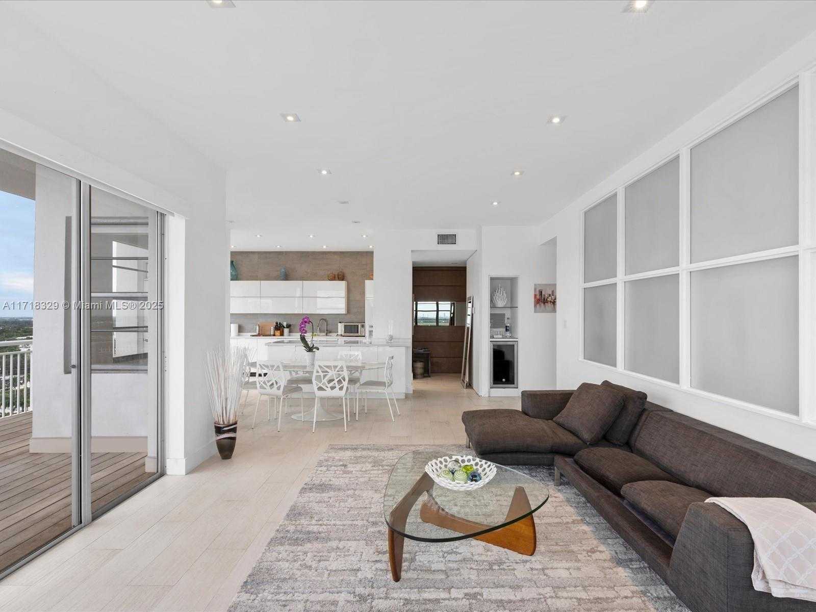 Small Image of 18011 BISCAYNE BLVD #PH05, Aventura Number 9