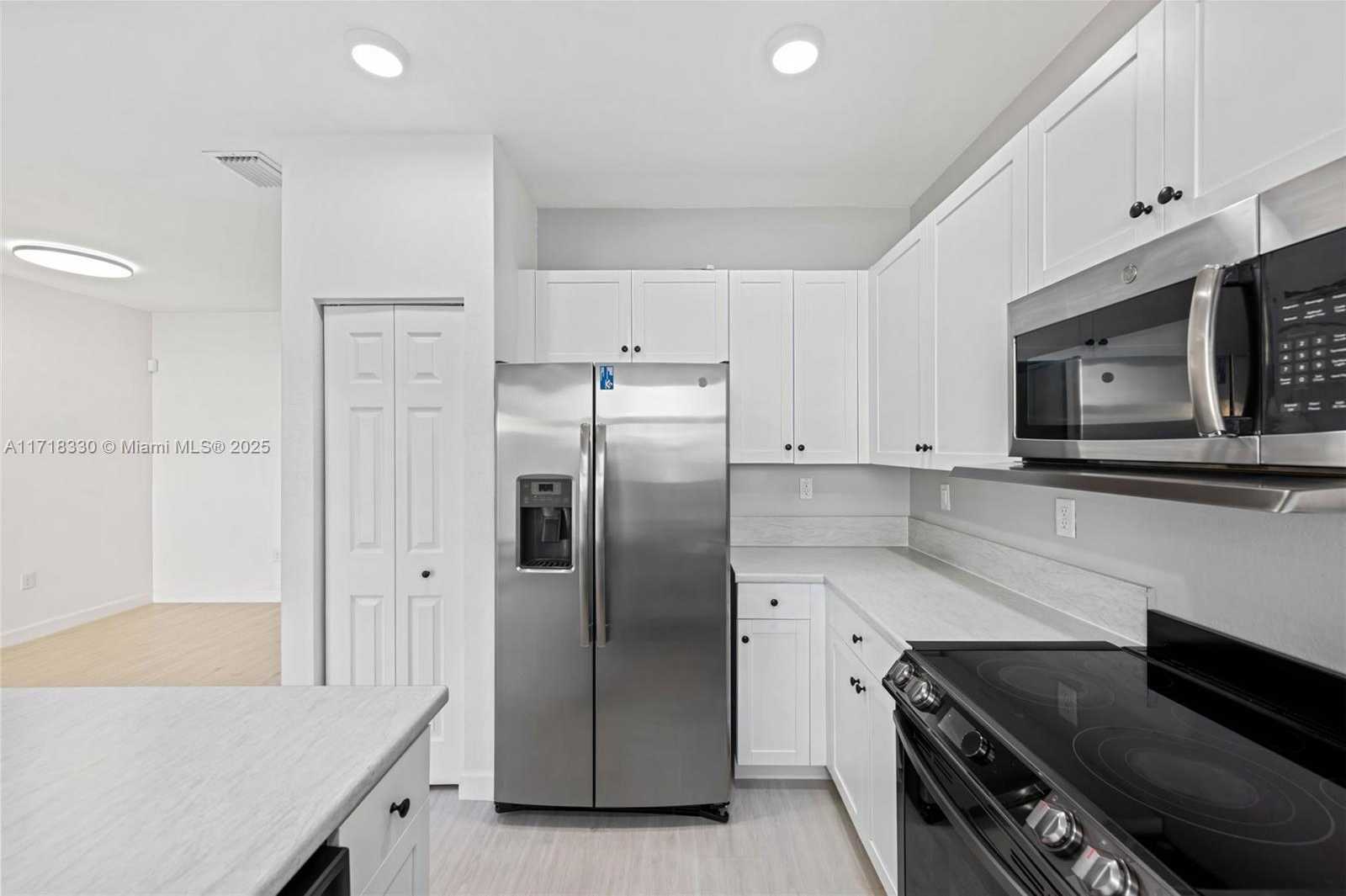 Small Image of 3383 WEST 106TH TER, Hialeah Number 14