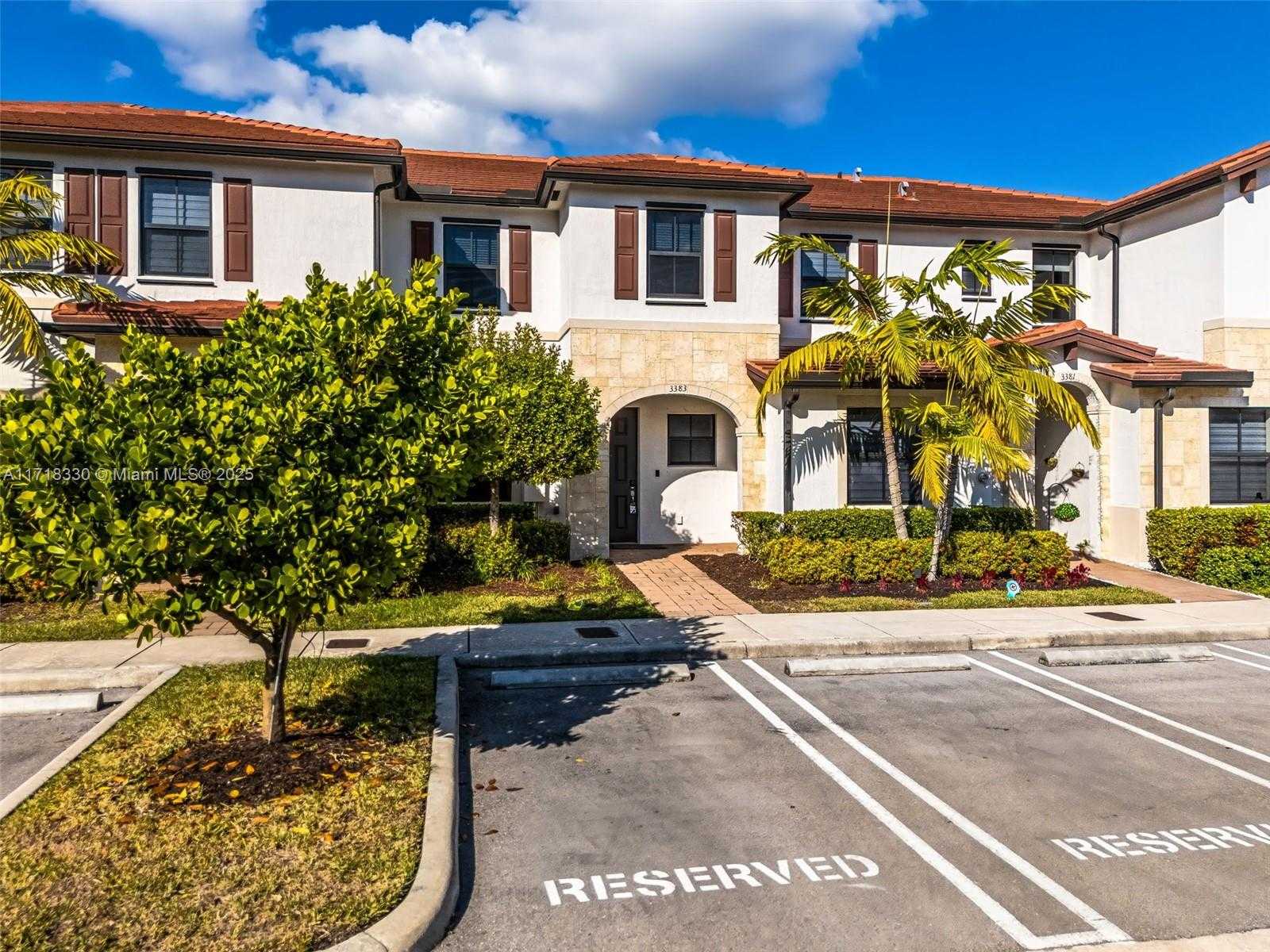 Small Image of 3383 WEST 106TH TER, Hialeah Number 2