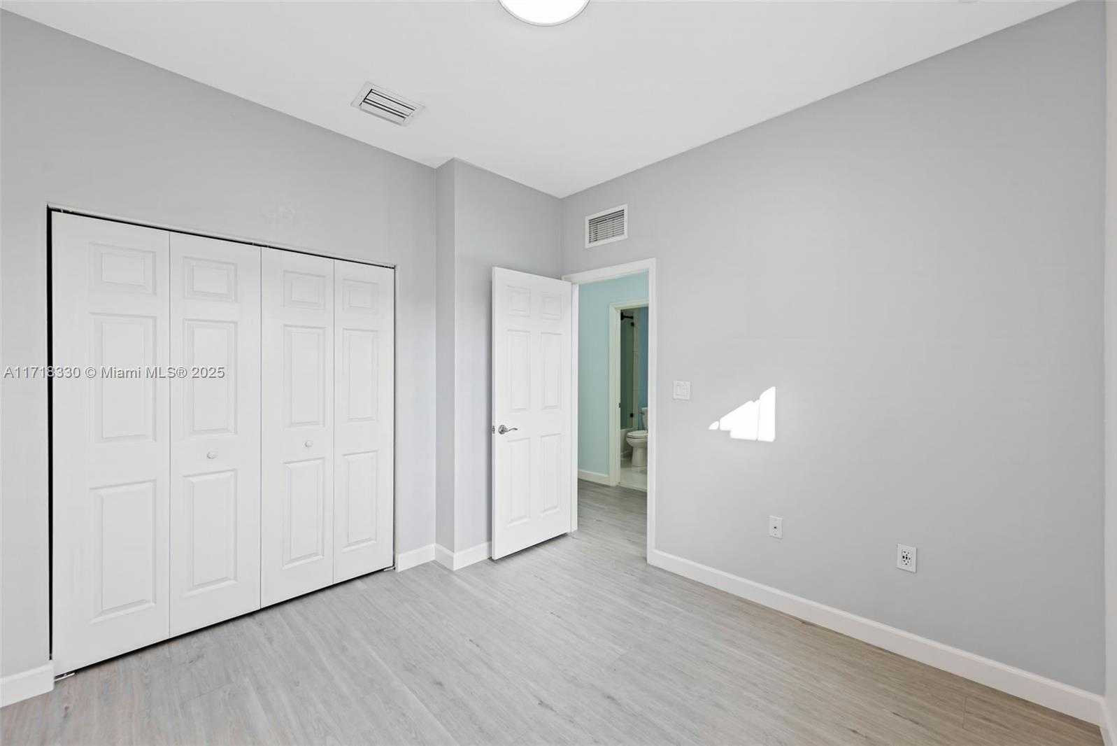 Small Image of 3383 WEST 106TH TER, Hialeah Number 5