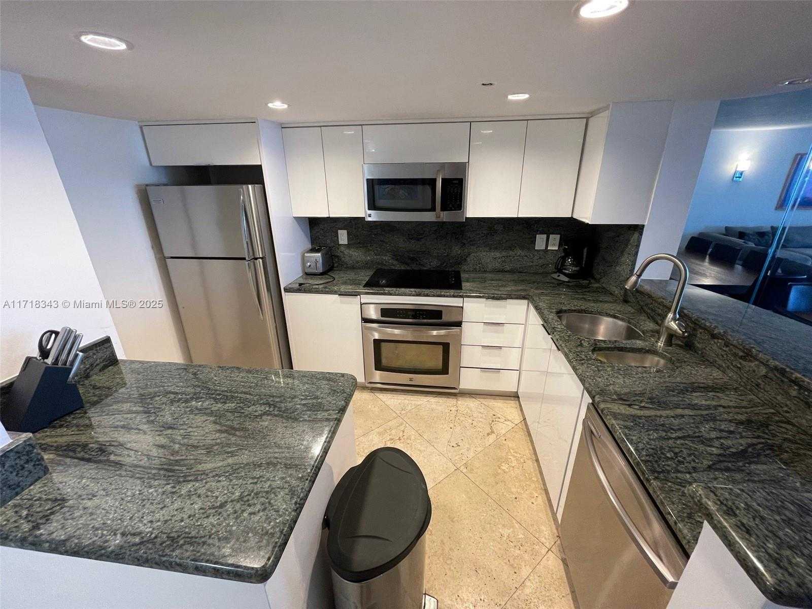 Small Image of 1717 NORTH BAYSHORE DR #A-2548, Miami Number 13