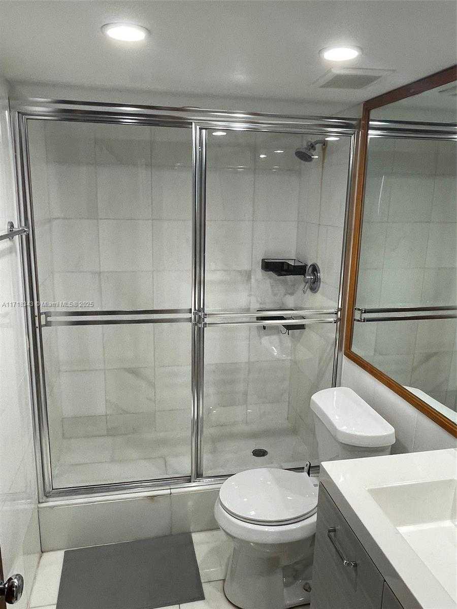 Small Image of 1717 NORTH BAYSHORE DR #A-2548, Miami Number 23