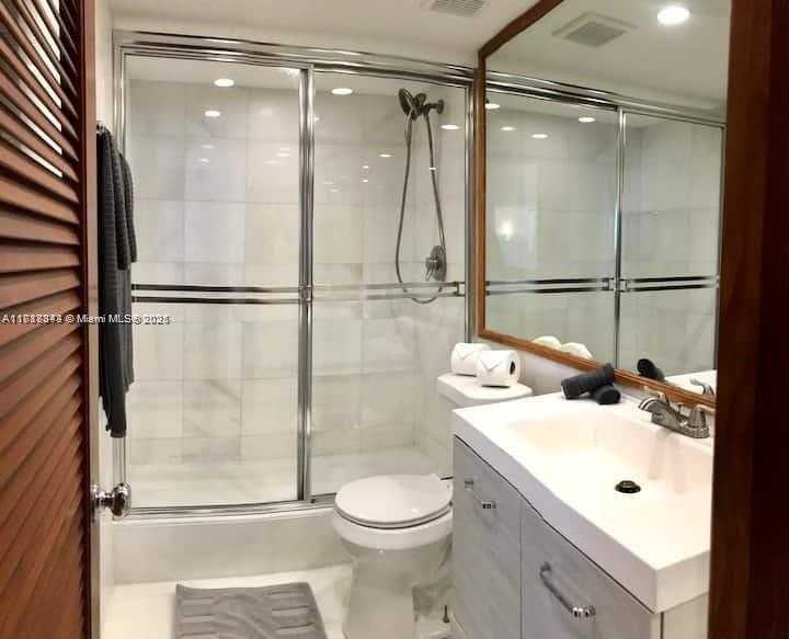 Small Image of 1717 NORTH BAYSHORE DR #A-2548, Miami Number 24