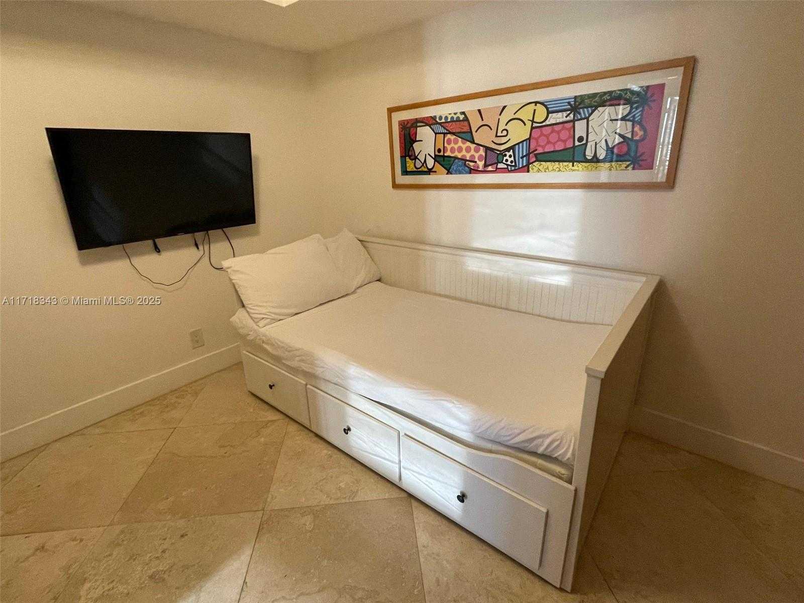 Small Image of 1717 NORTH BAYSHORE DR #A-2548, Miami Number 25
