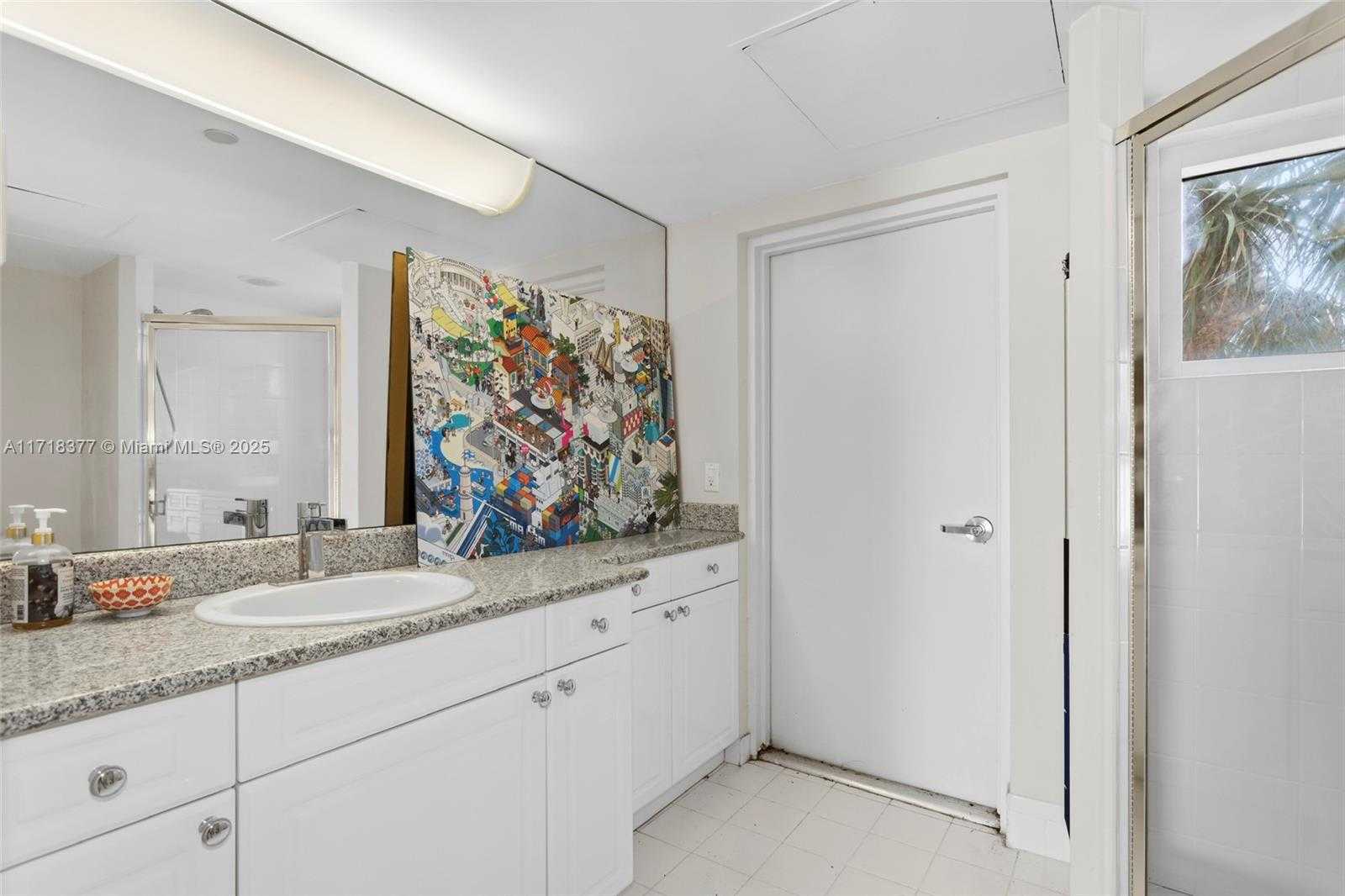 Small Image of 4775 Collins Ave, Miami Beach, FL 33140, USA Number 11