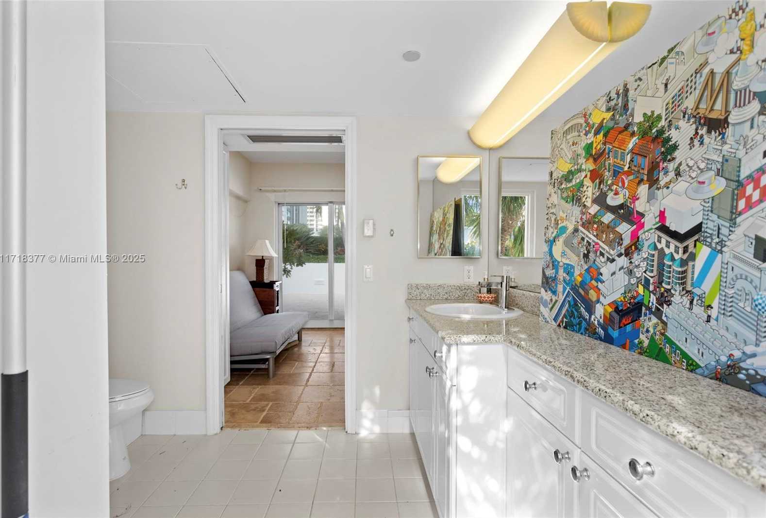 Small Image of 4775 Collins Ave, Miami Beach, FL 33140, USA Number 12