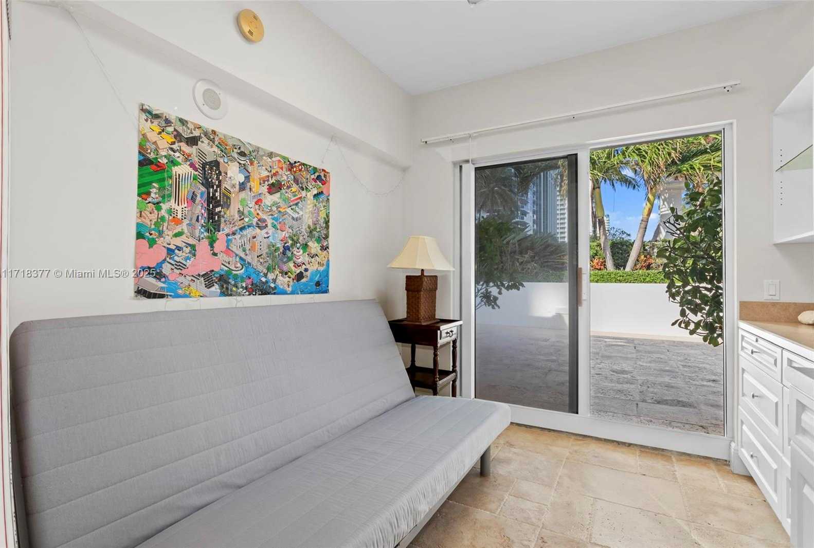 Small Image of 4775 Collins Ave, Miami Beach, FL 33140, USA Number 5