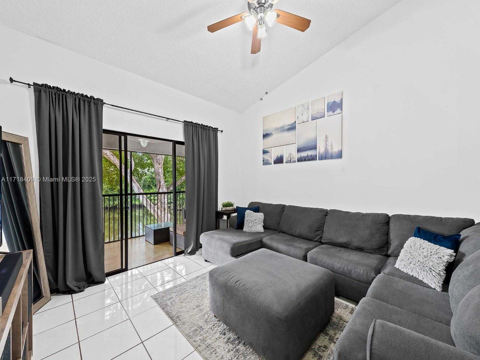 Small Image of 3868 NORTH CARAMBOLA CIR N #2961, Coconut Creek Number 15