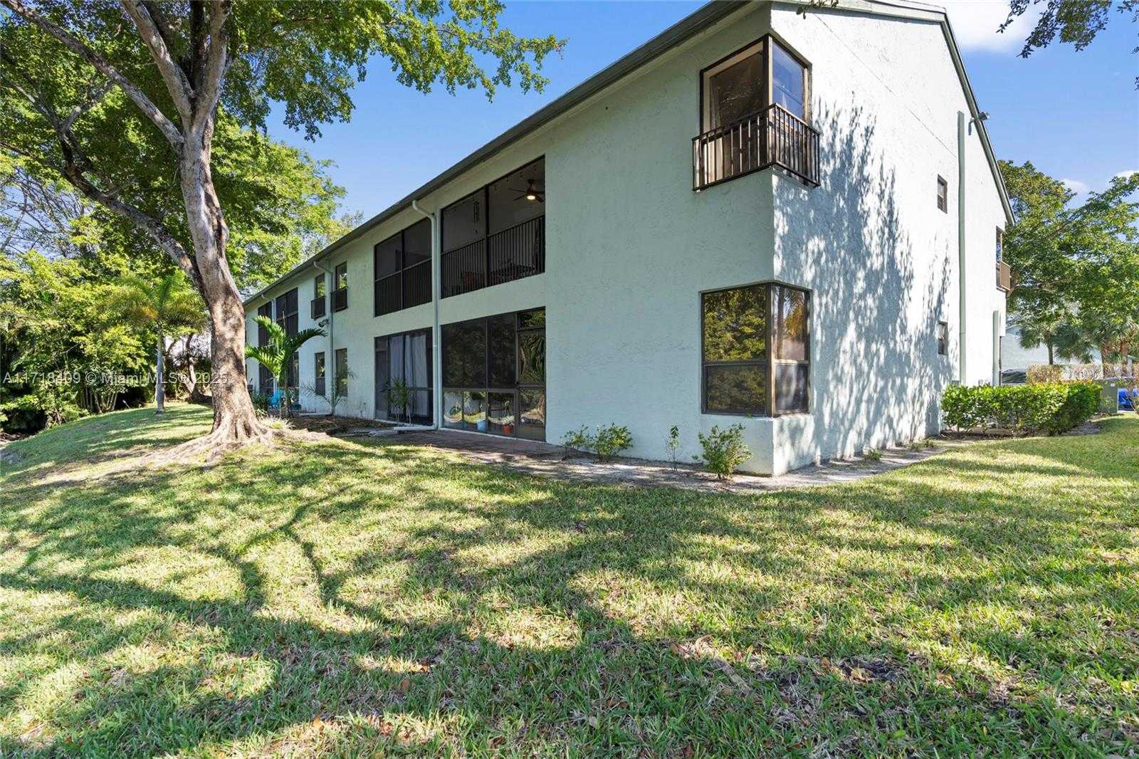 Small Image of 3868 NORTH CARAMBOLA CIR N #2961, Coconut Creek Number 33