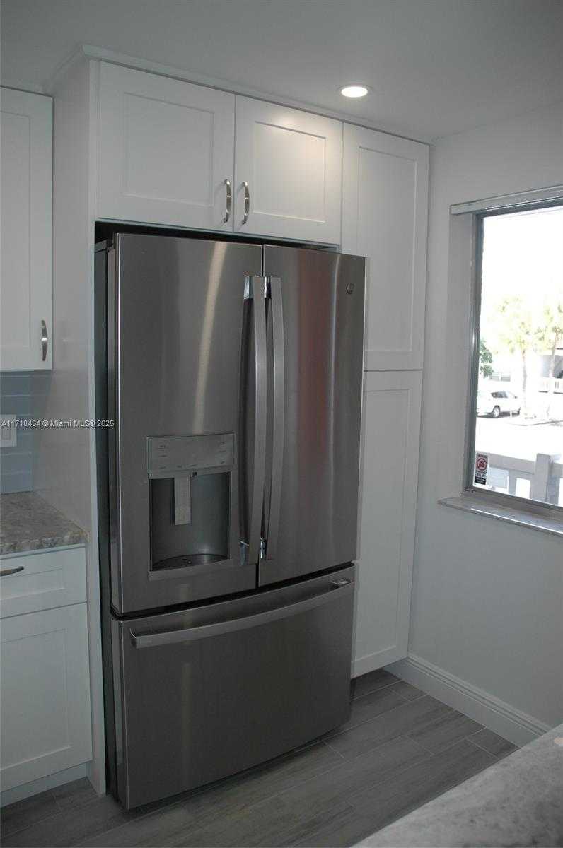Small Image of 3571 INVERRARY DR #201, Lauderhill Number 14