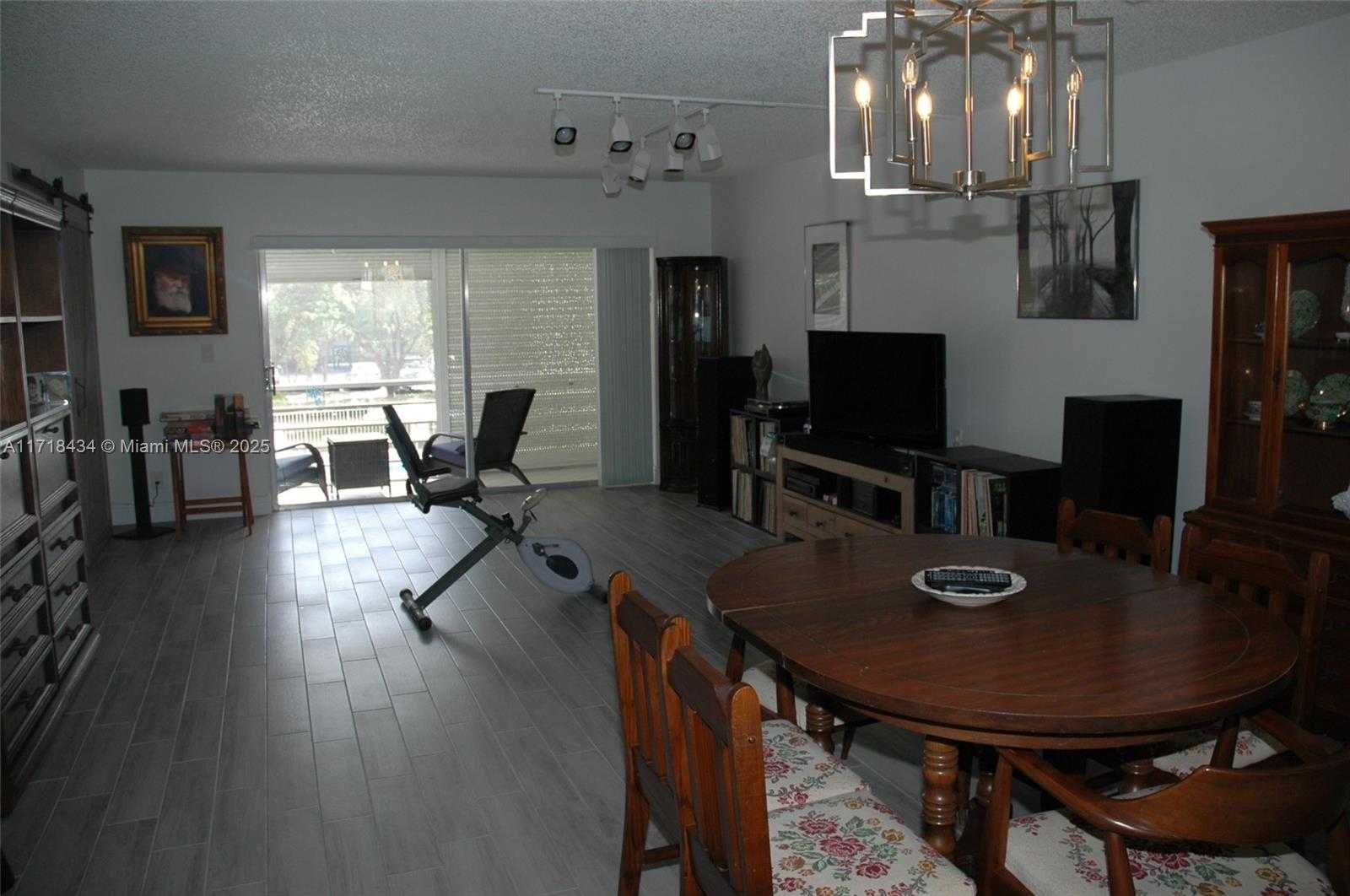 Small Image of 3571 INVERRARY DR #201, Lauderhill Number 20