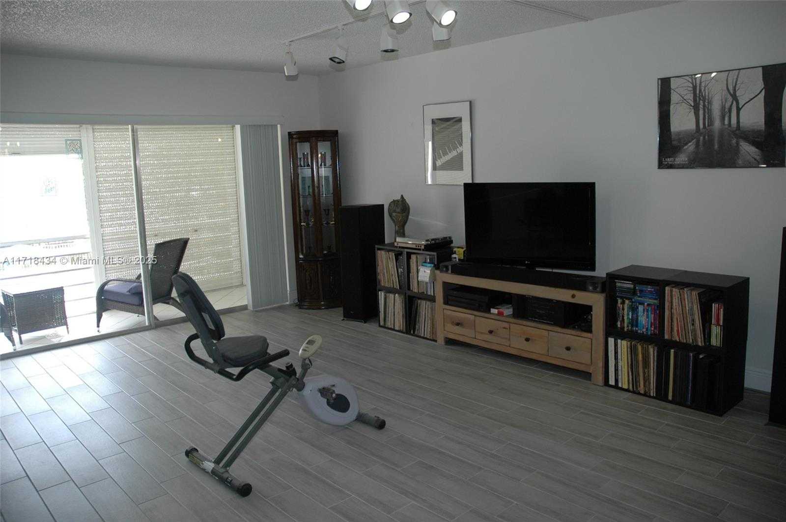 Small Image of 3571 INVERRARY DR #201, Lauderhill Number 21