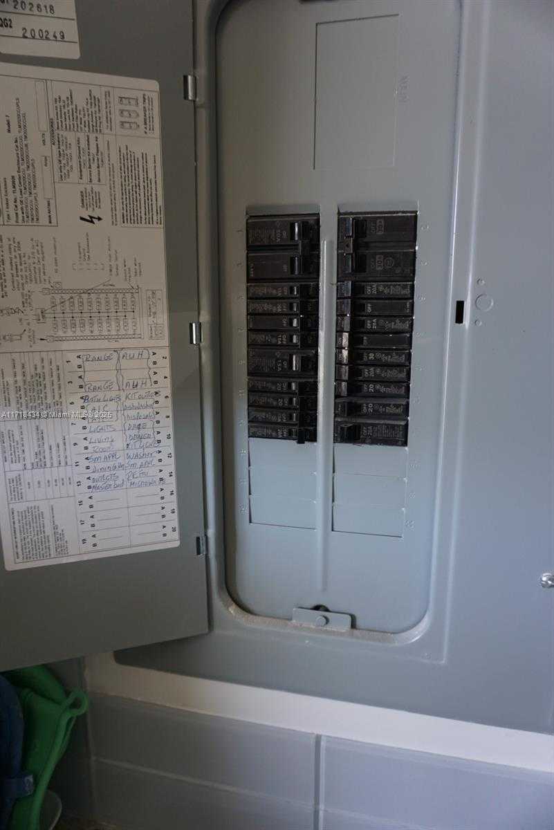 Small Image of 3571 INVERRARY DR #201, Lauderhill Number 55