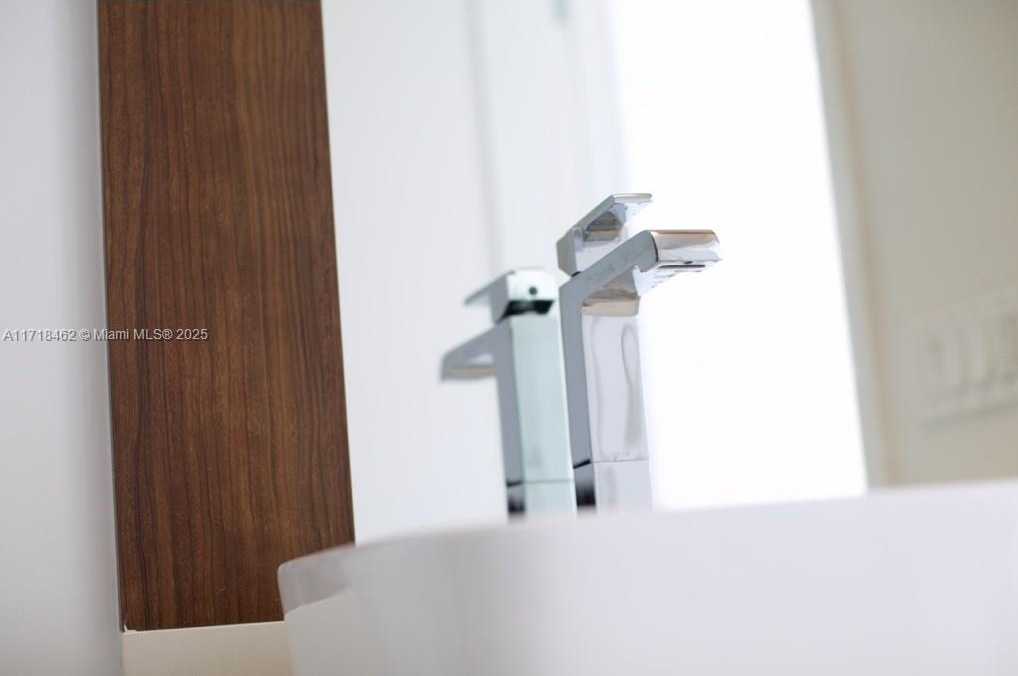 Small Image of 601 NORTH EAST 27TH #1003, Miami Number 29
