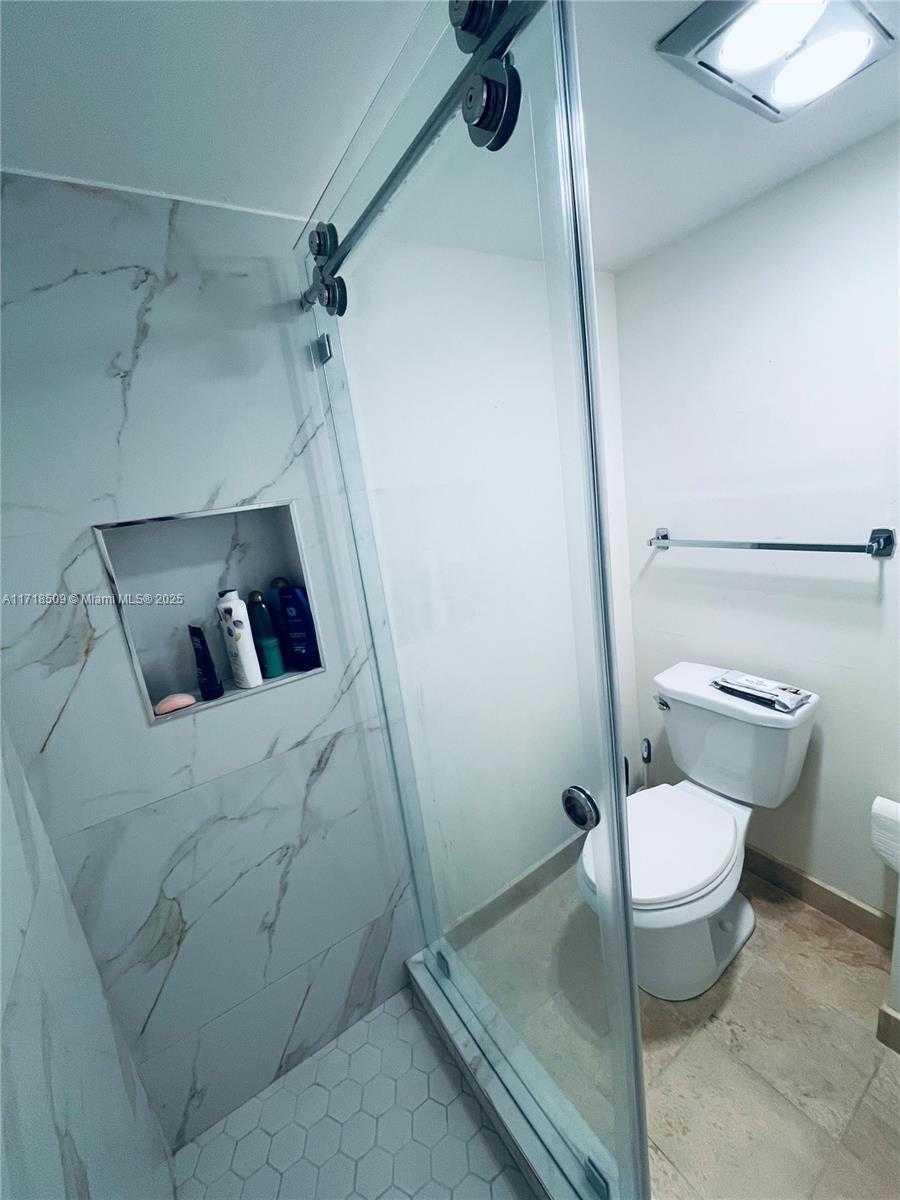 Small Image of 11111 Biscayne Blvd, Miami, FL 33181, USA Number 15