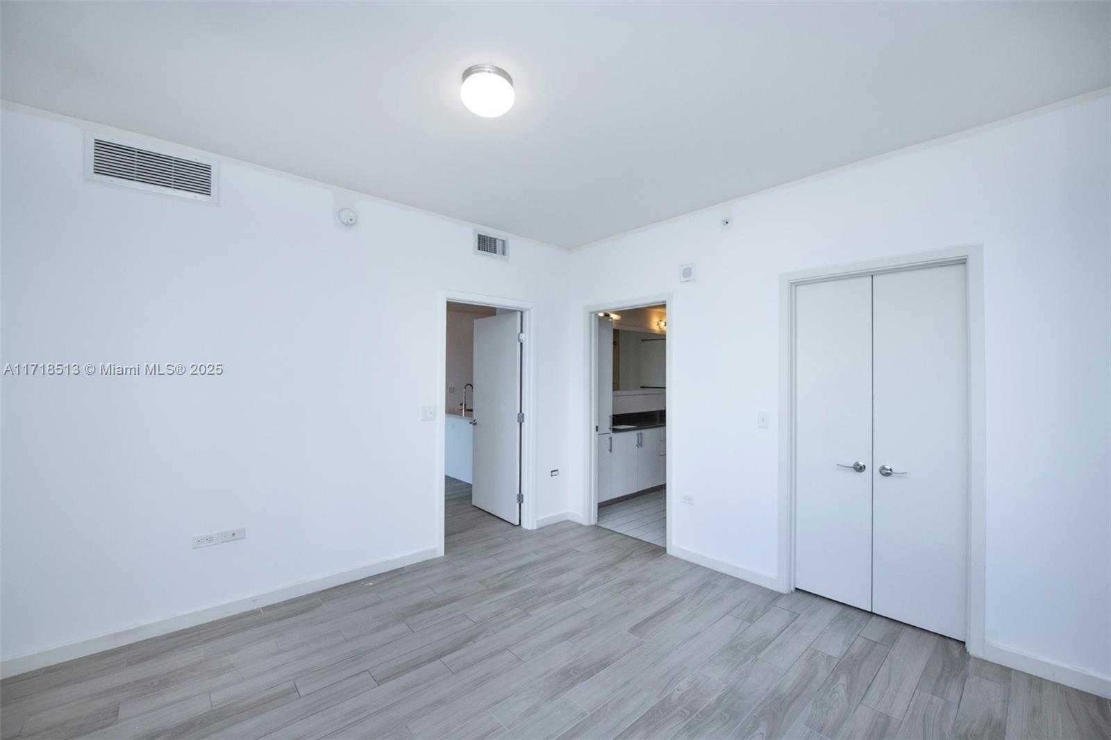 Small Image of 999 SOUTH WEST 1ST AVE #2402, Miami Number 12