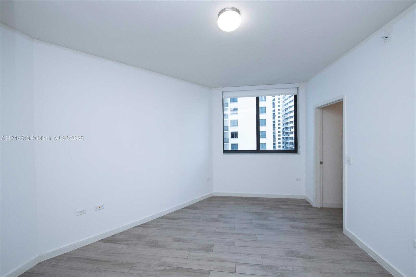 Small Image of 999 SOUTH WEST 1ST AVE #2402, Miami Number 15