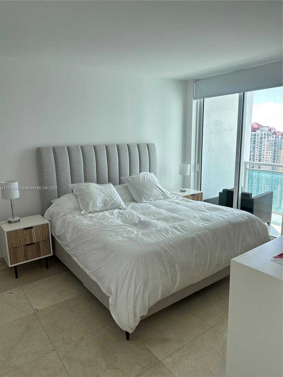 Small Image of 950 BRICKELL BAY DR #3505, Miami Number 16