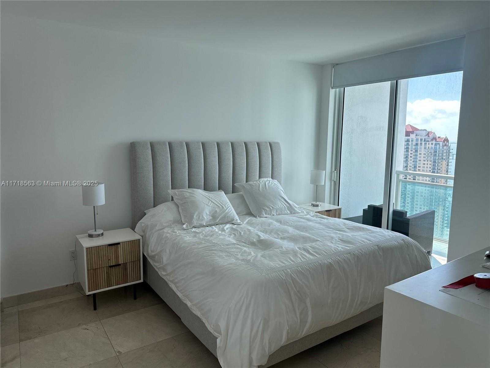 Small Image of 950 BRICKELL BAY DR #3505, Miami Number 17