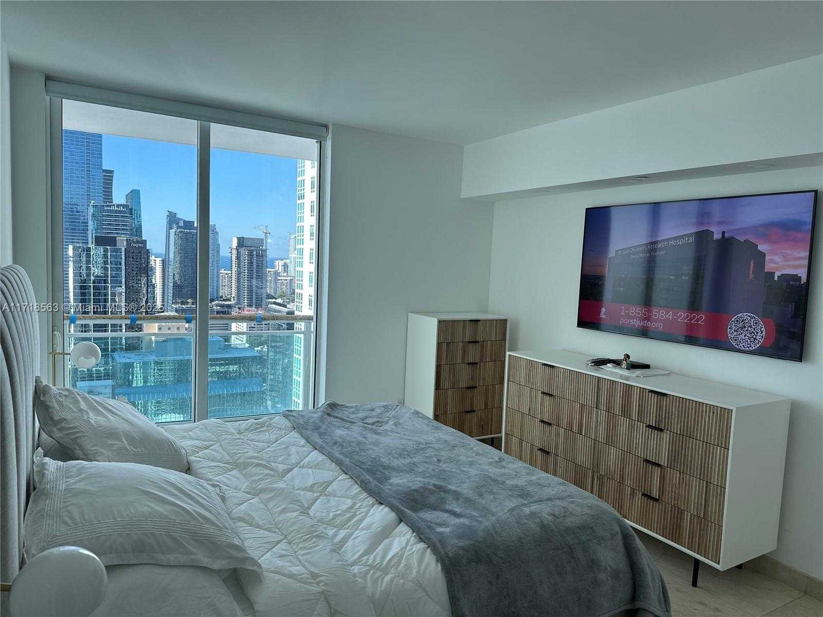 Small Image of 950 BRICKELL BAY DR #3505, Miami Number 19