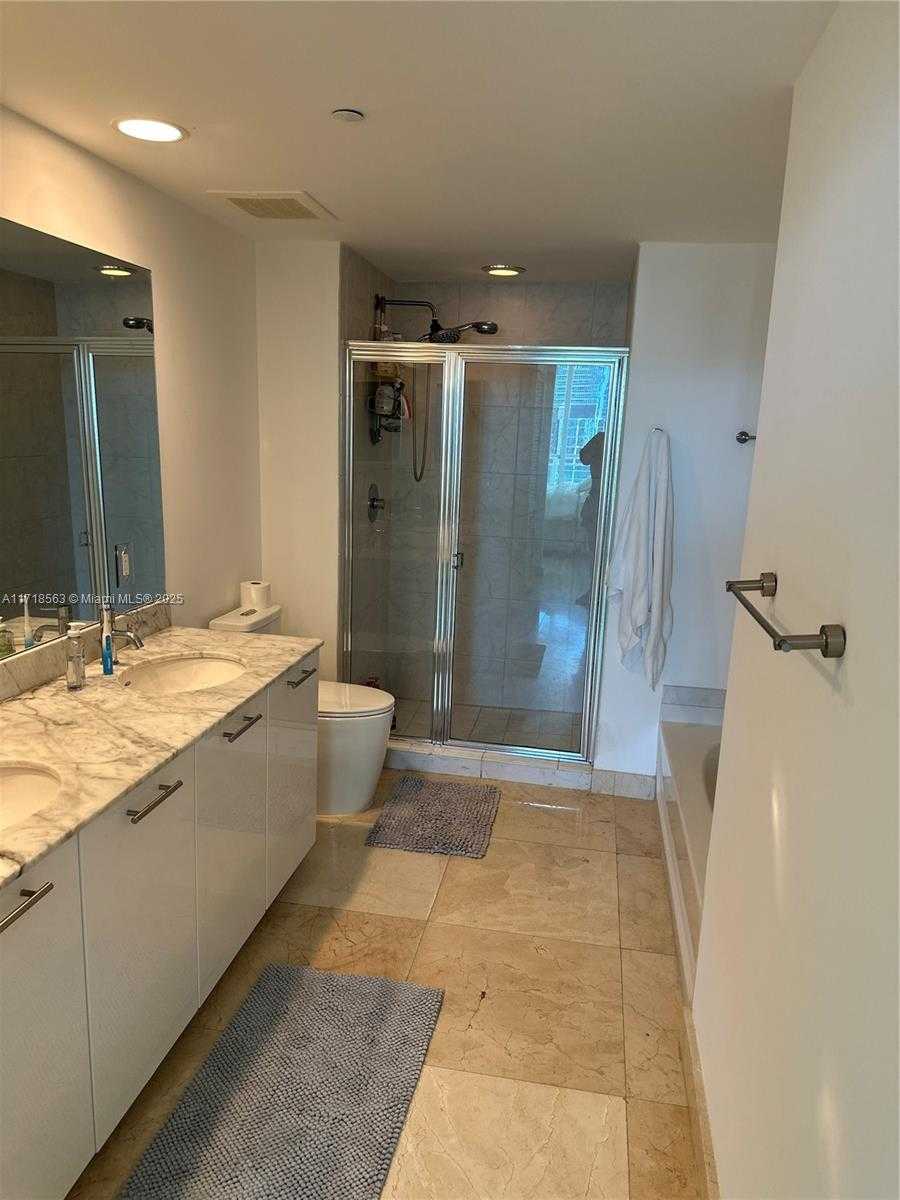 Small Image of 950 BRICKELL BAY DR #3505, Miami Number 21
