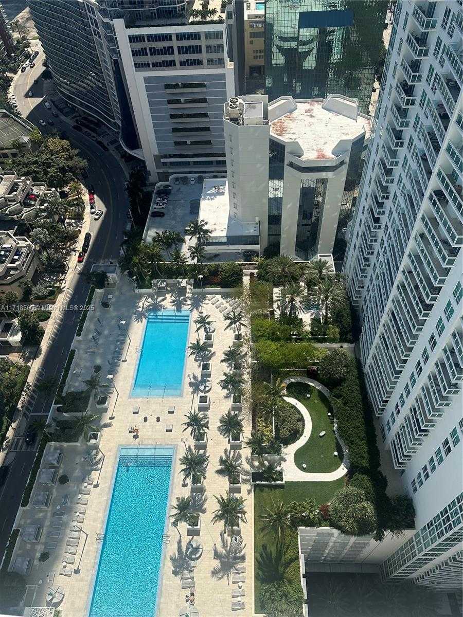 Small Image of 950 BRICKELL BAY DR #3505, Miami Number 4