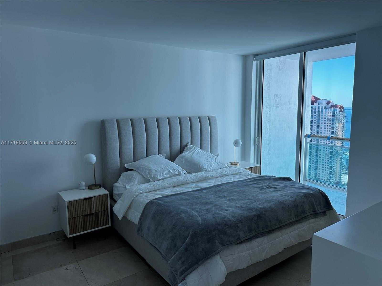 Small Image of 950 BRICKELL BAY DR #3505, Miami Number 9