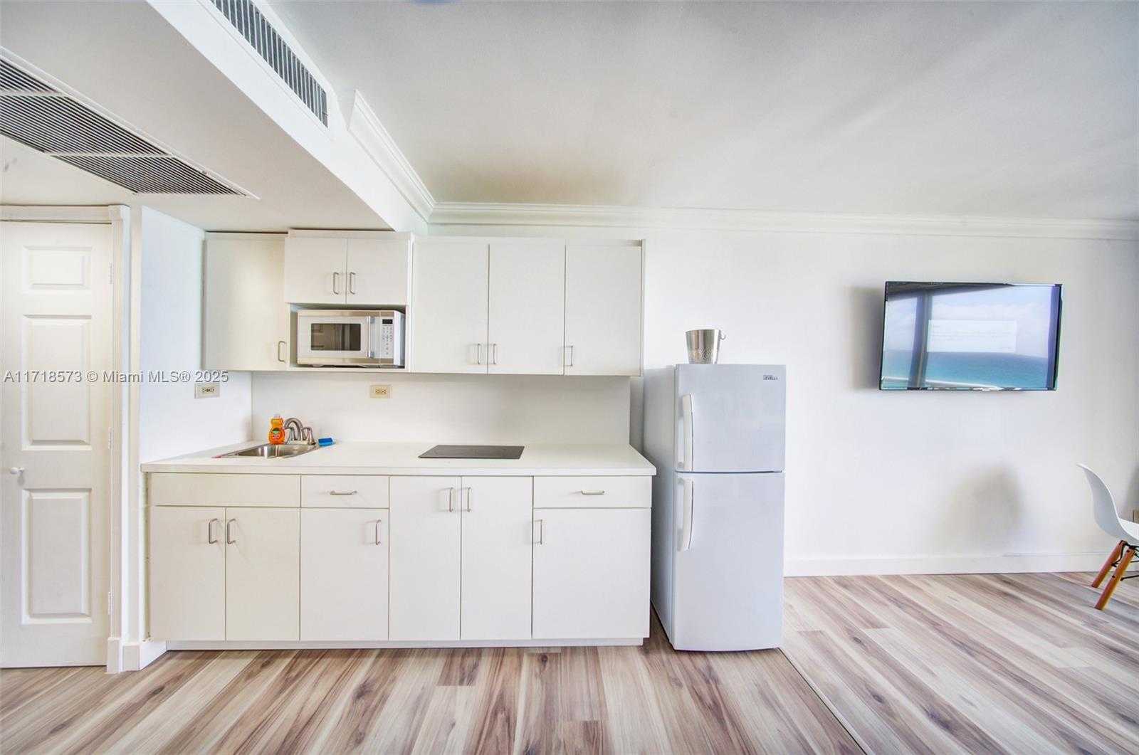 Small Image of 19201 COLLINS AVE #746, Sunny Isles Beach Number 7