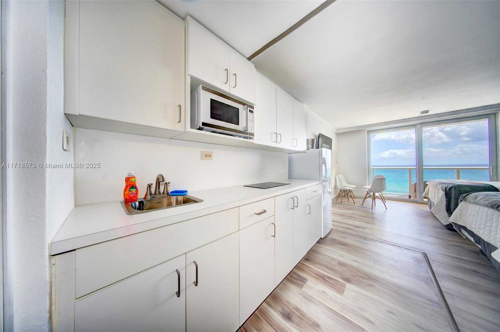 Small Image of 19201 COLLINS AVE #746, Sunny Isles Beach Number 9